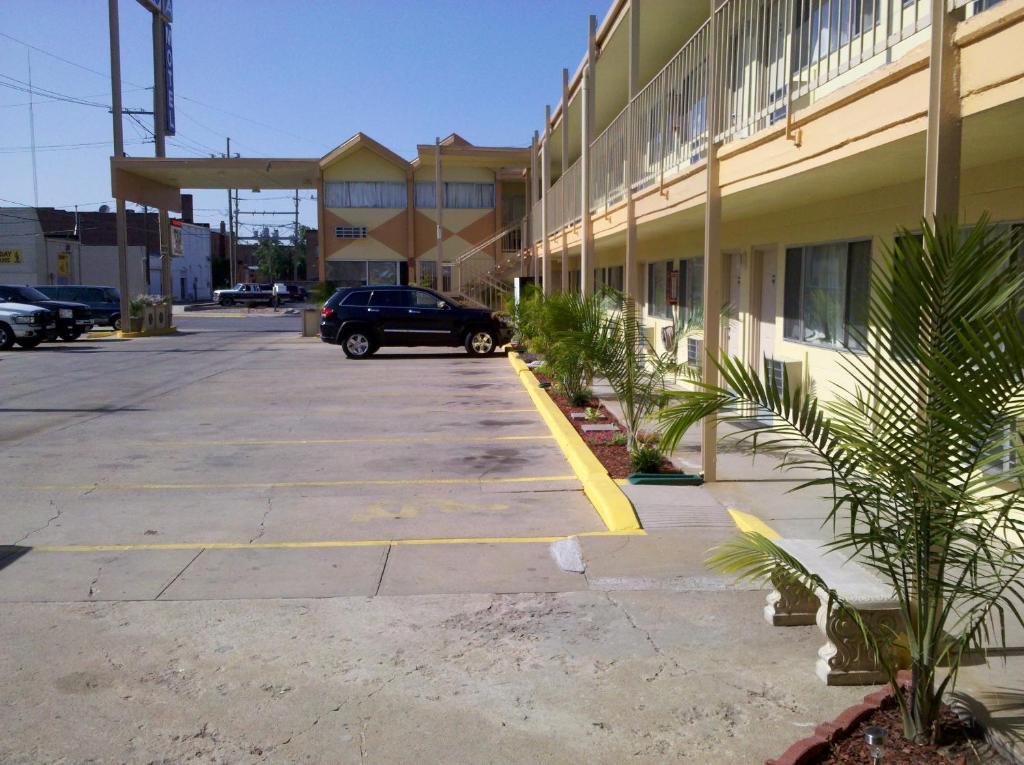 Astro Motel Hutchinson Exterior photo