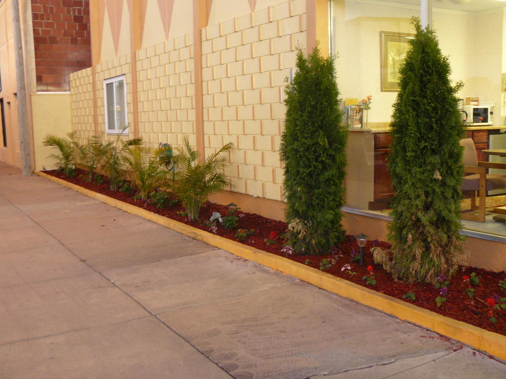 Astro Motel Hutchinson Exterior photo